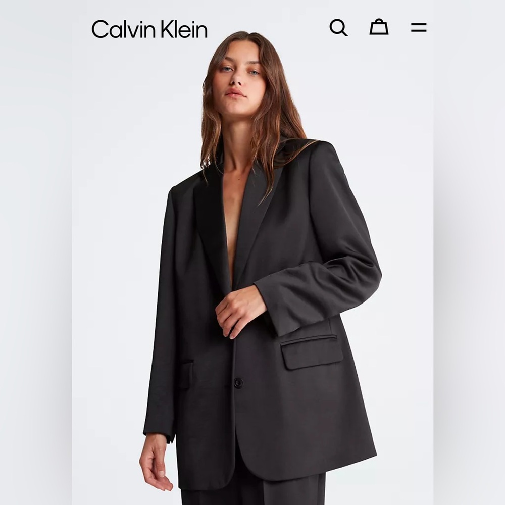 Calvin Klein NWT XL Satin Relaxed Blazer.
Color: Black Beauty.